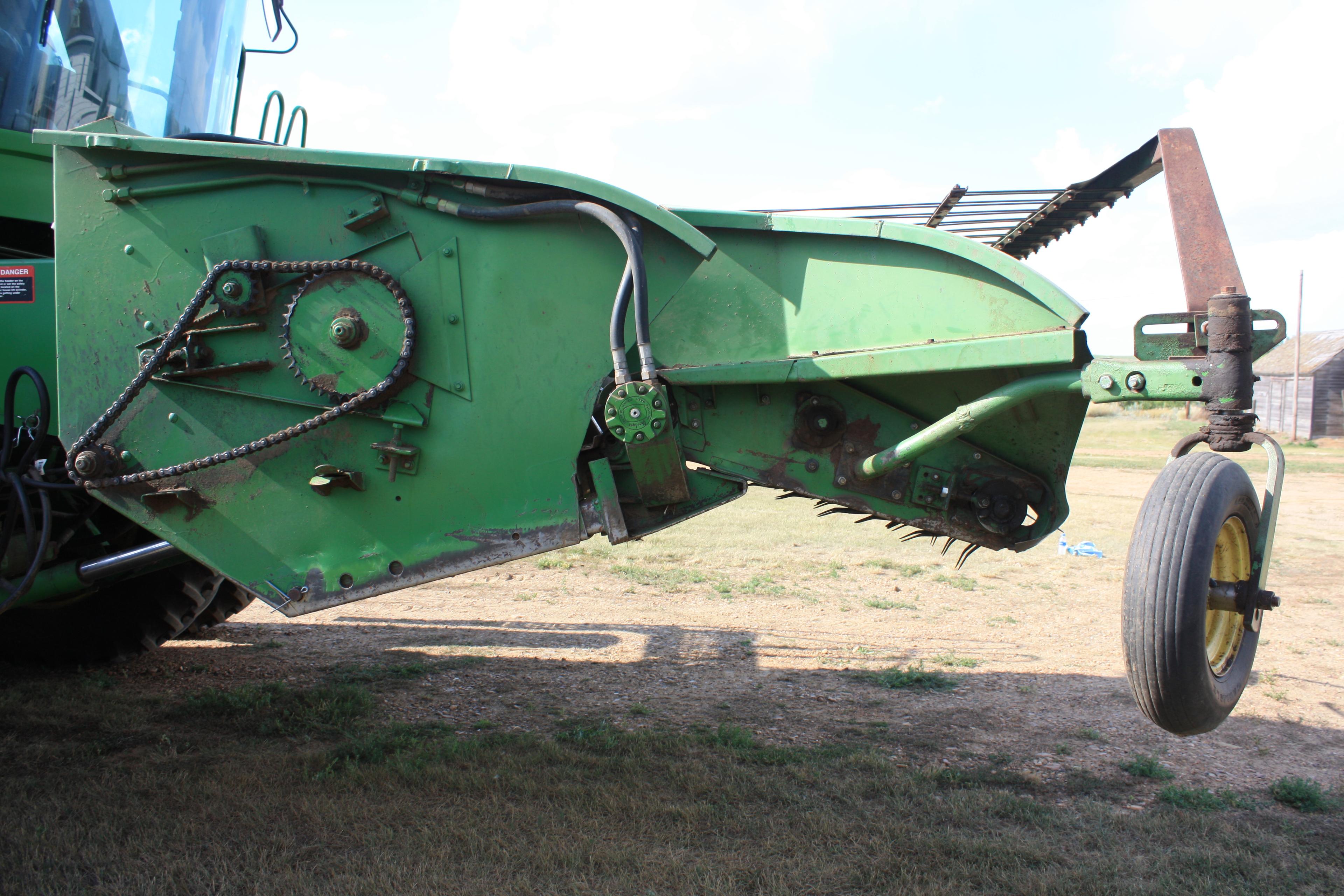 John Deere 212 Pick-up Header