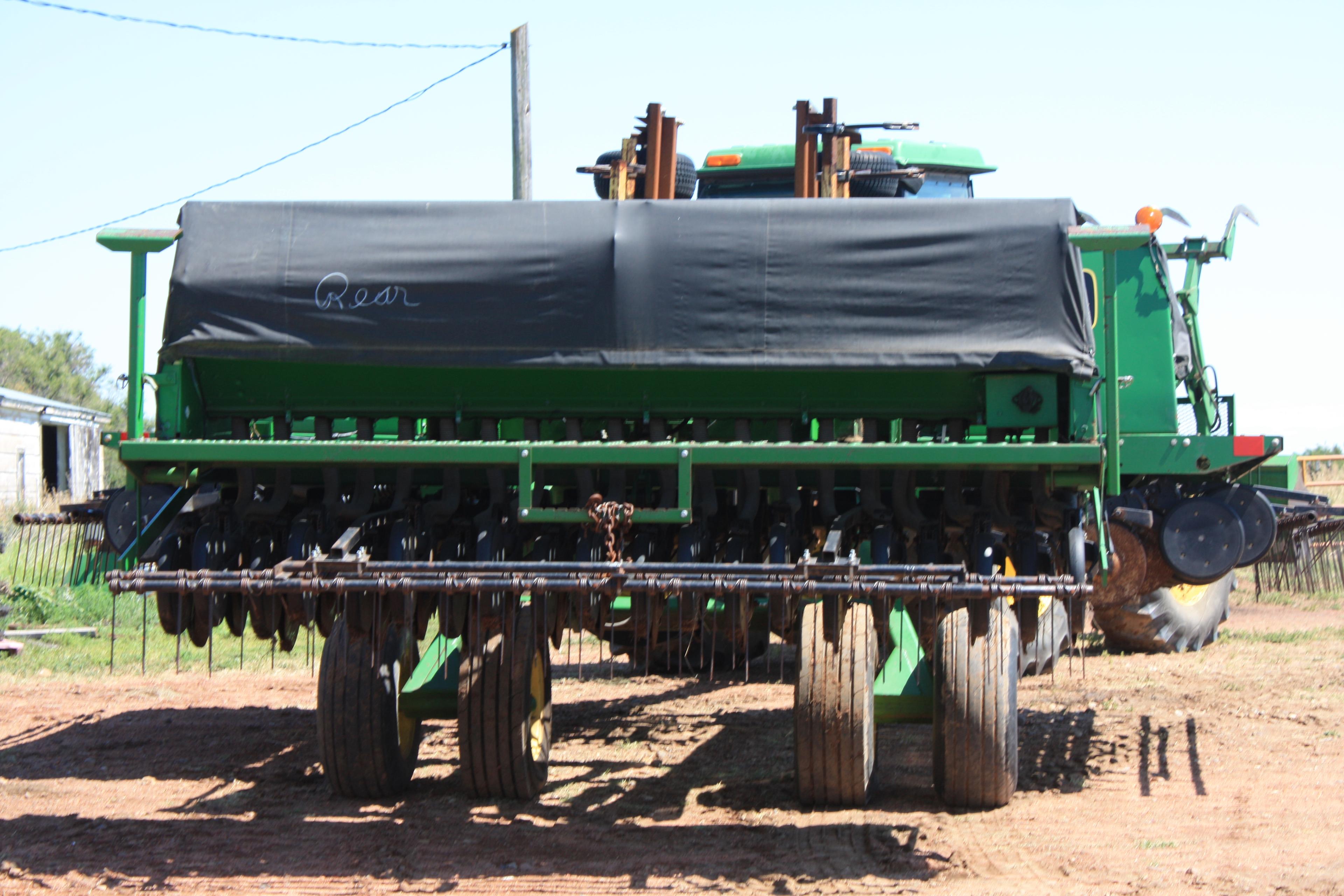 John Deere 455 Drill