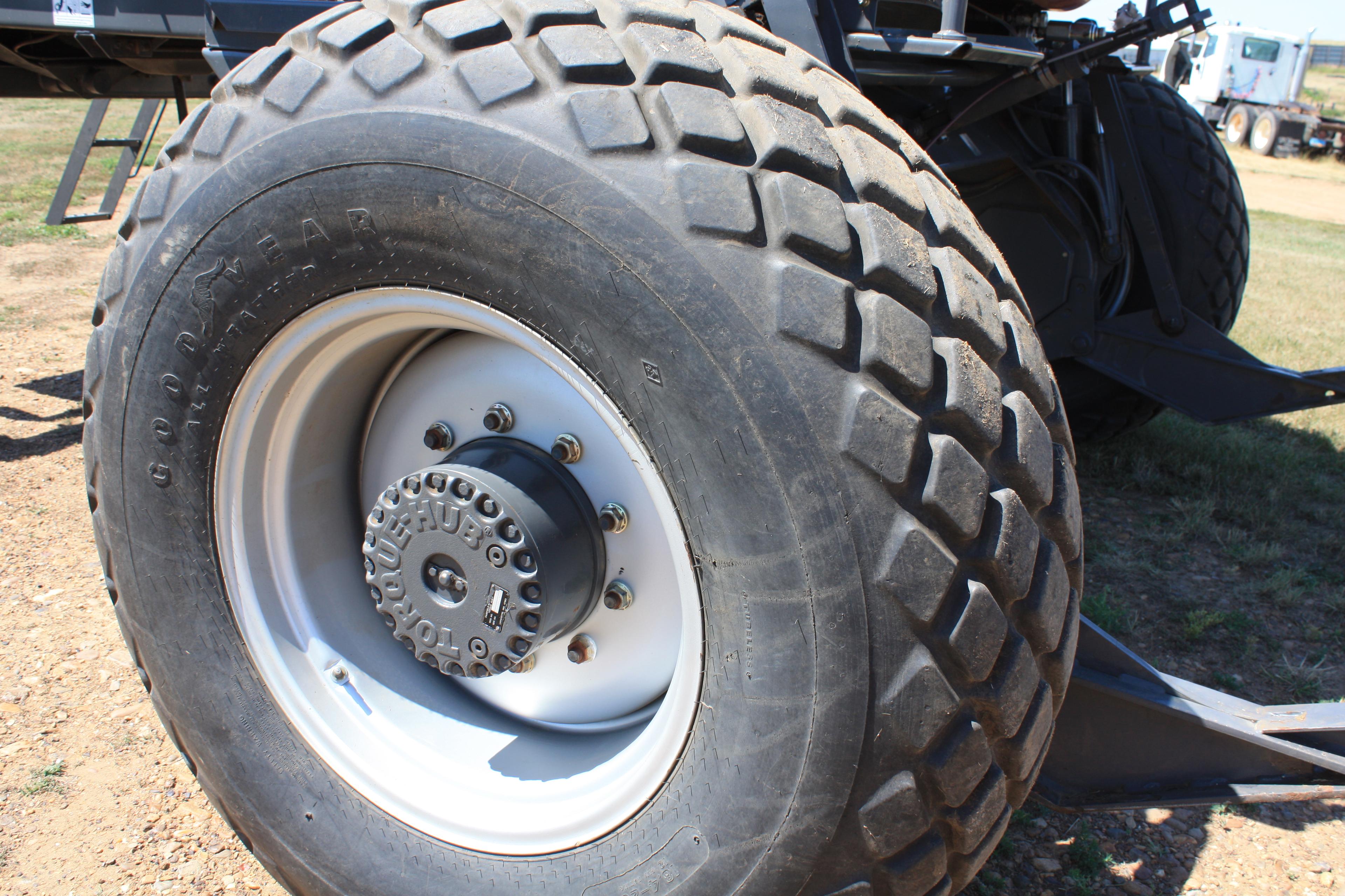 2009 Massey Ferguson-Hesston 9435 Windrower