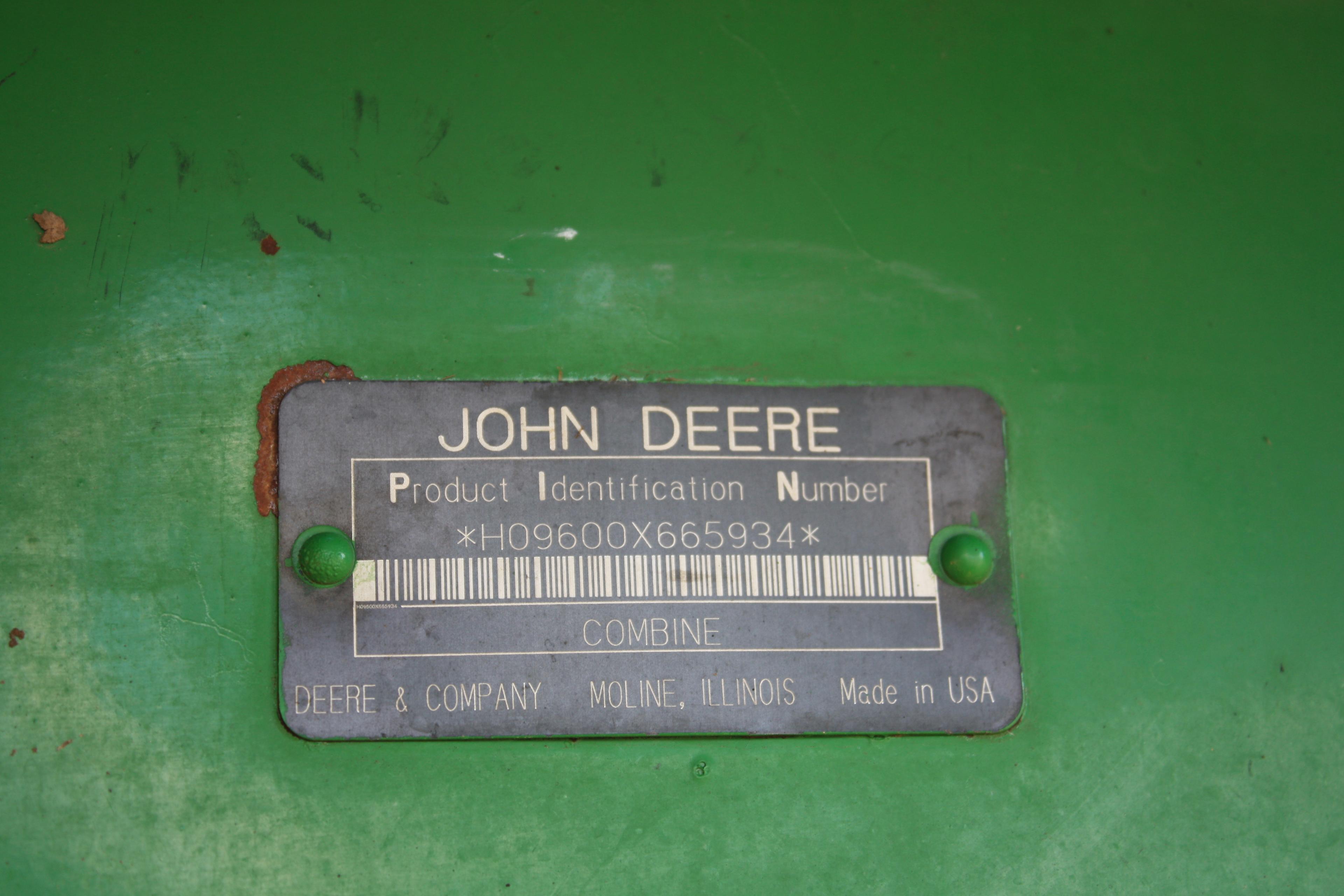 1996 John Deere 9600 Combine