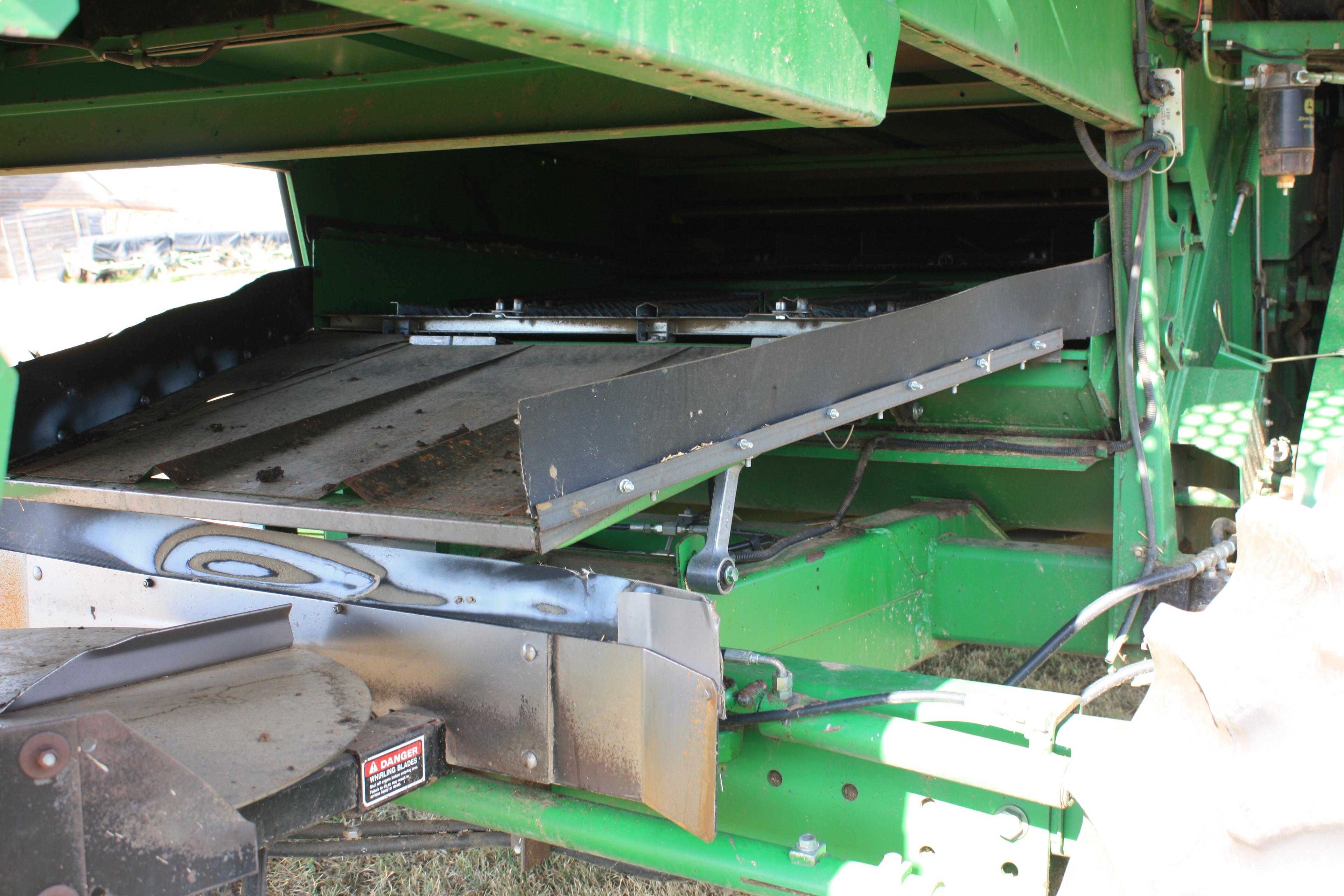 1996 John Deere 9600 Combine