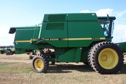 1996 John Deere 9600 Combine