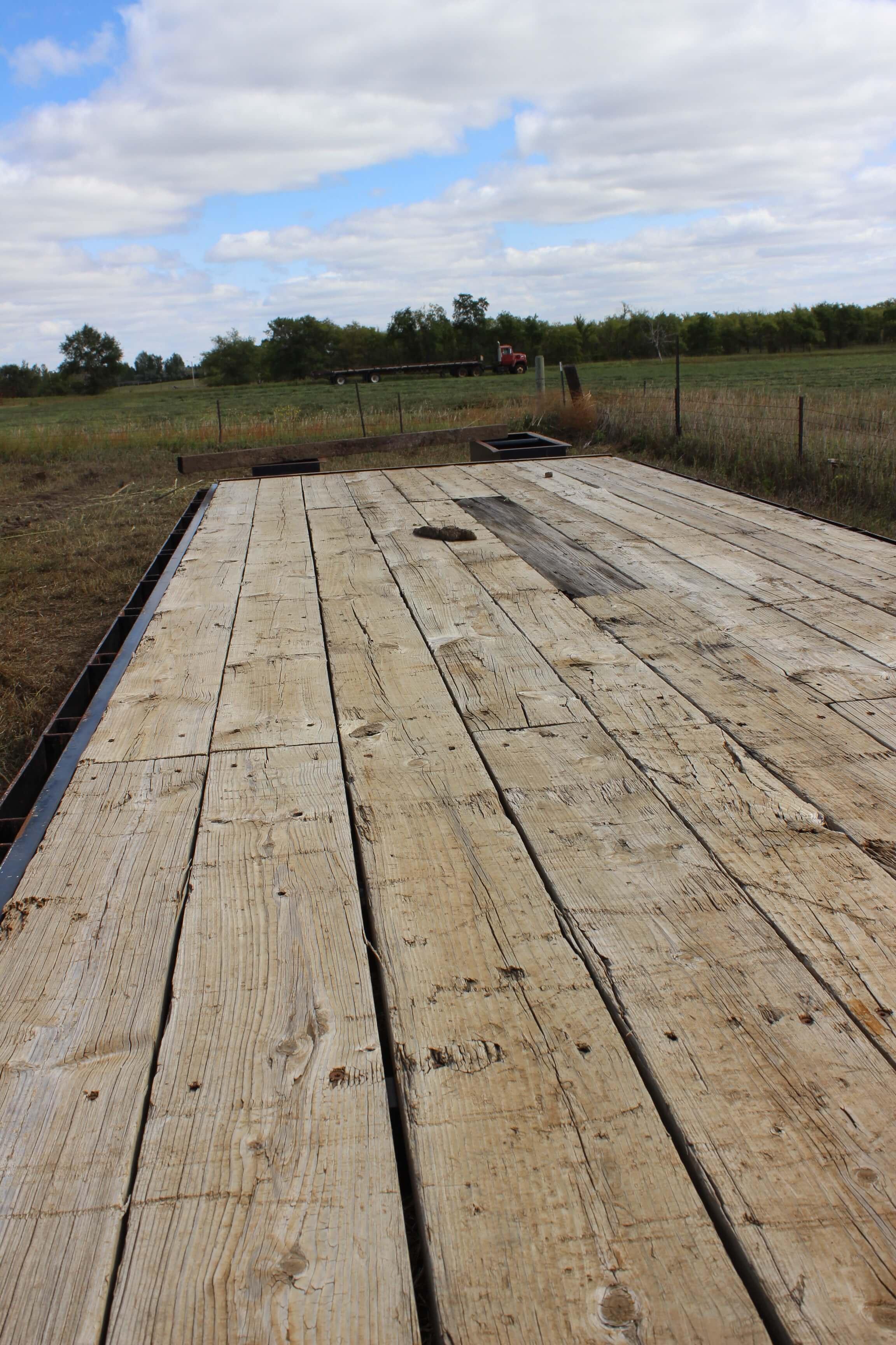 2002  Felling 24’ Gooseneck Flatbed Trailer