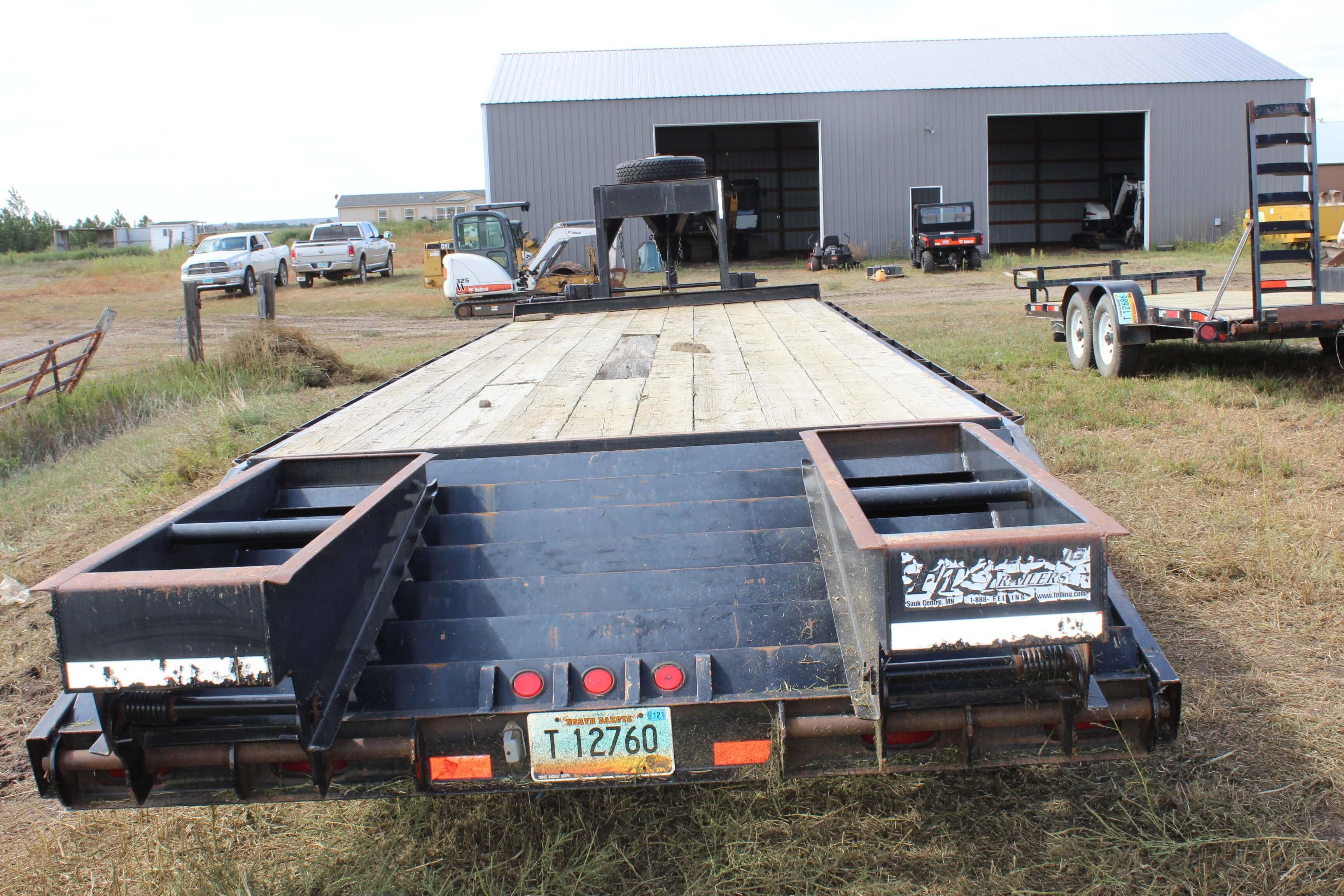 2002  Felling 24’ Gooseneck Flatbed Trailer