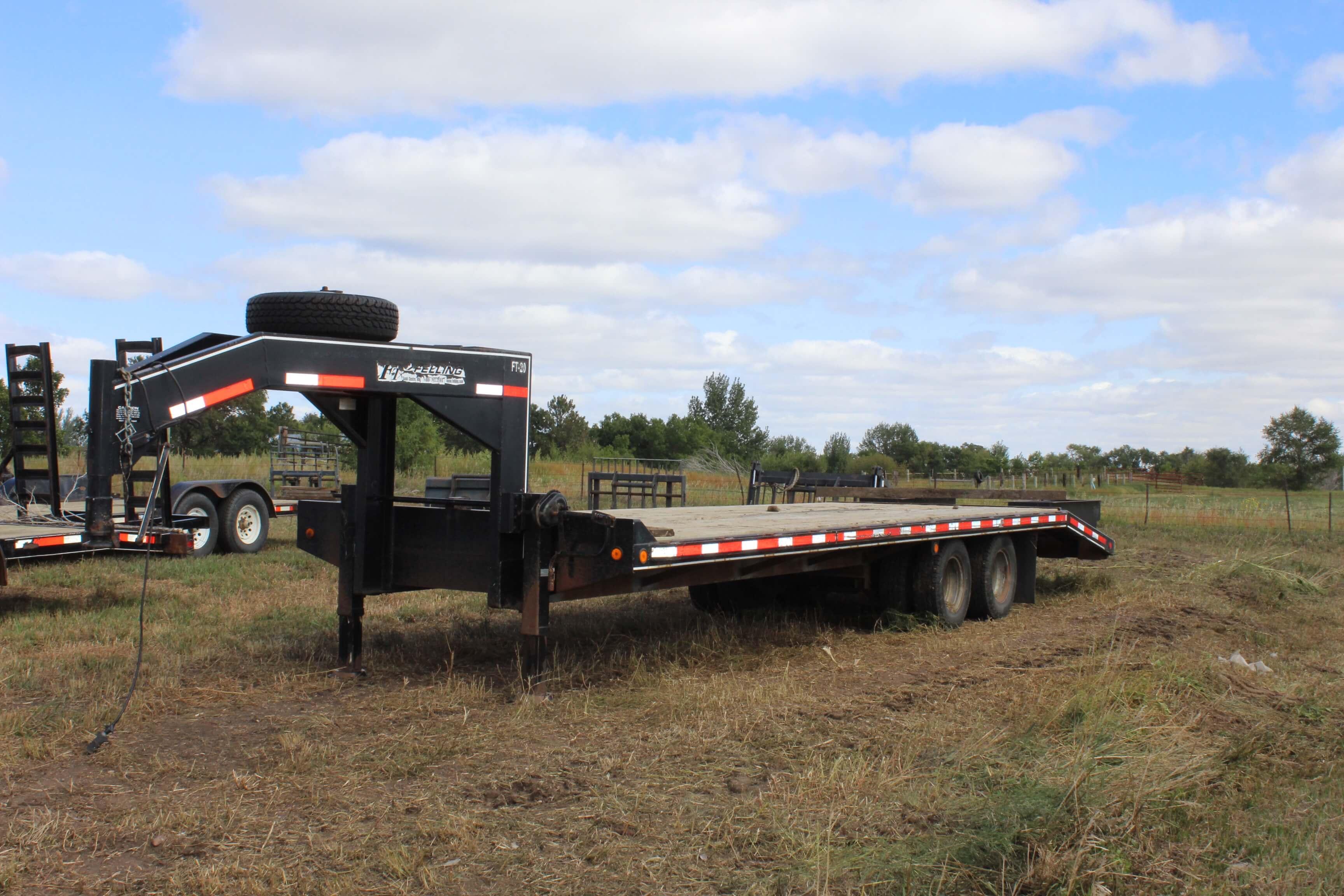 2002  Felling 24’ Gooseneck Flatbed Trailer