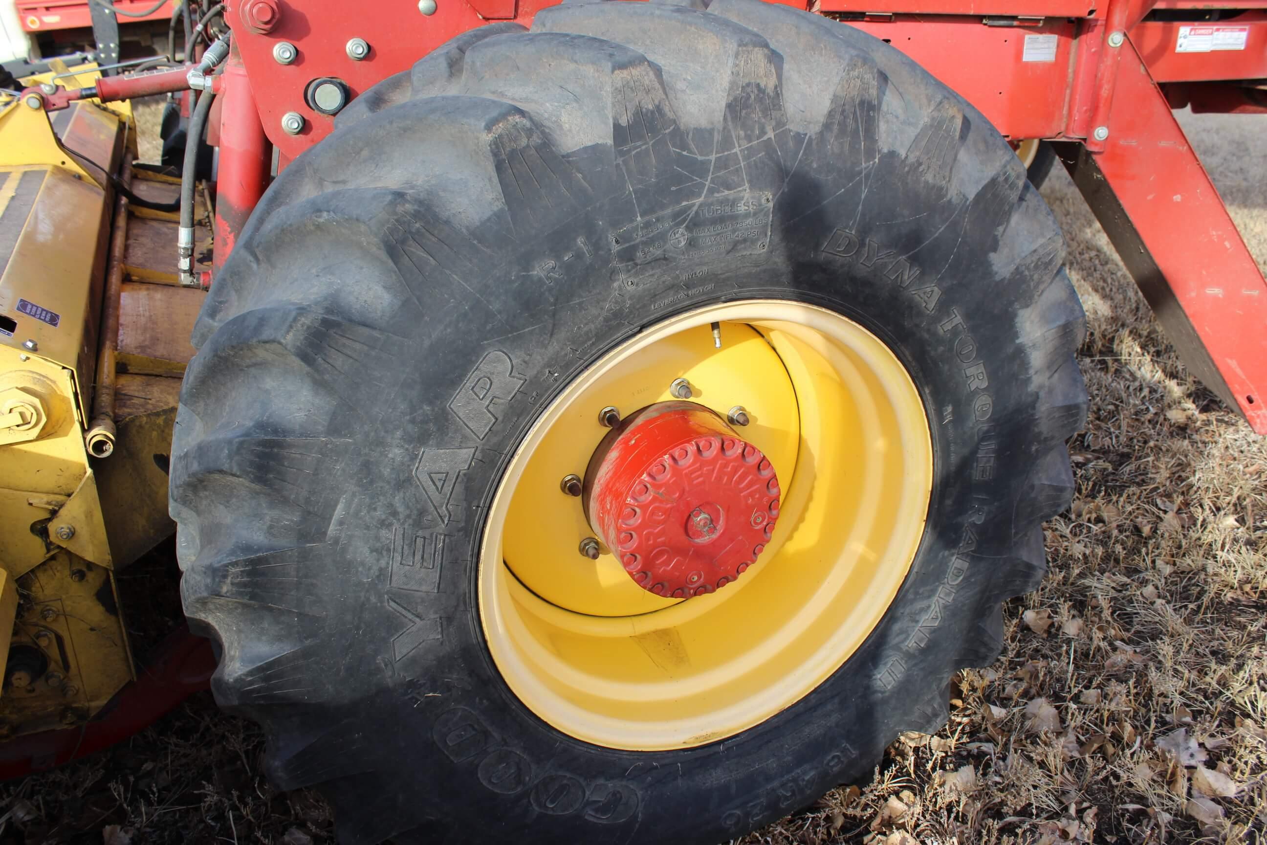 2010 NH H8040 Windrower