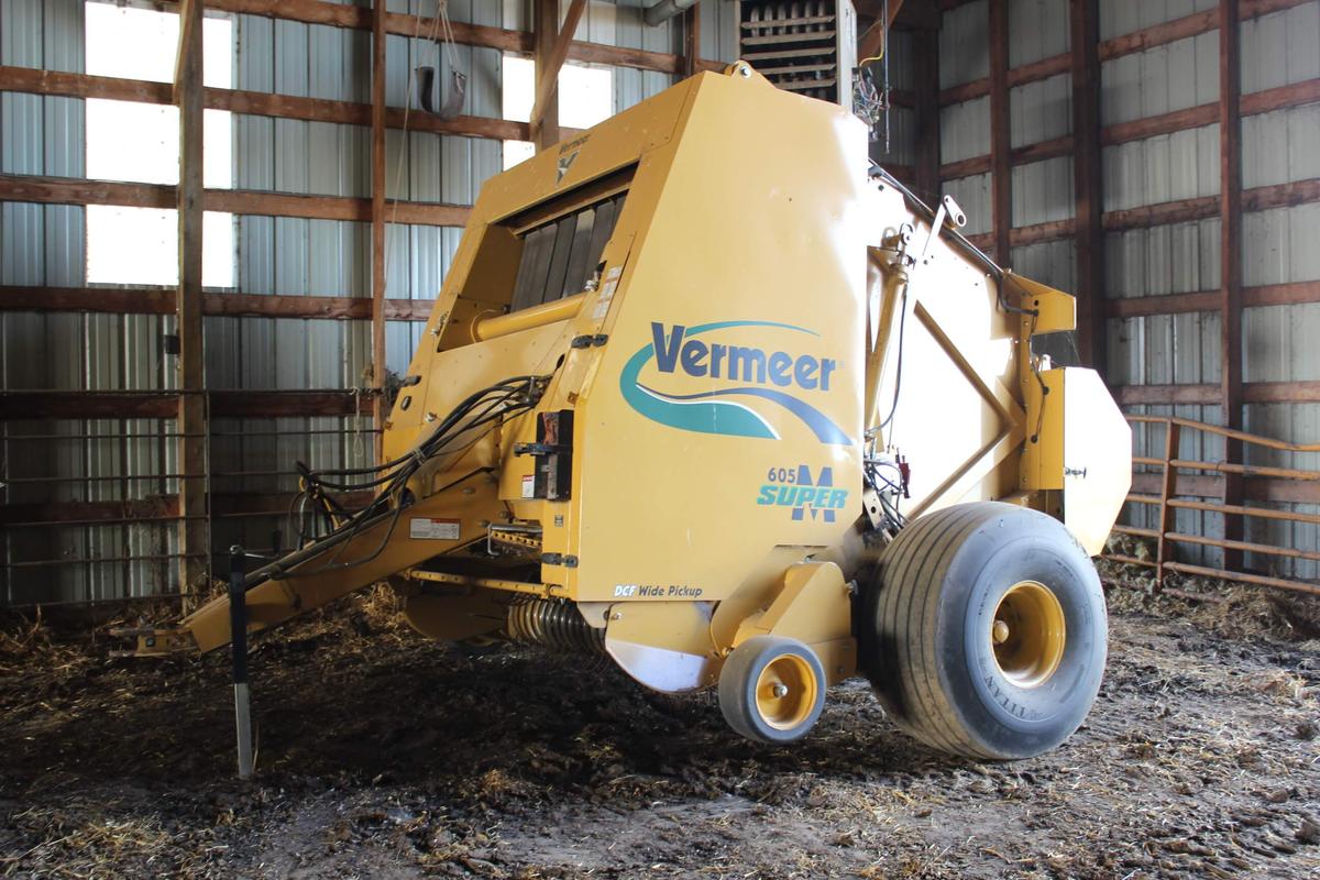 2014 Vermeer 605 Super M Baler