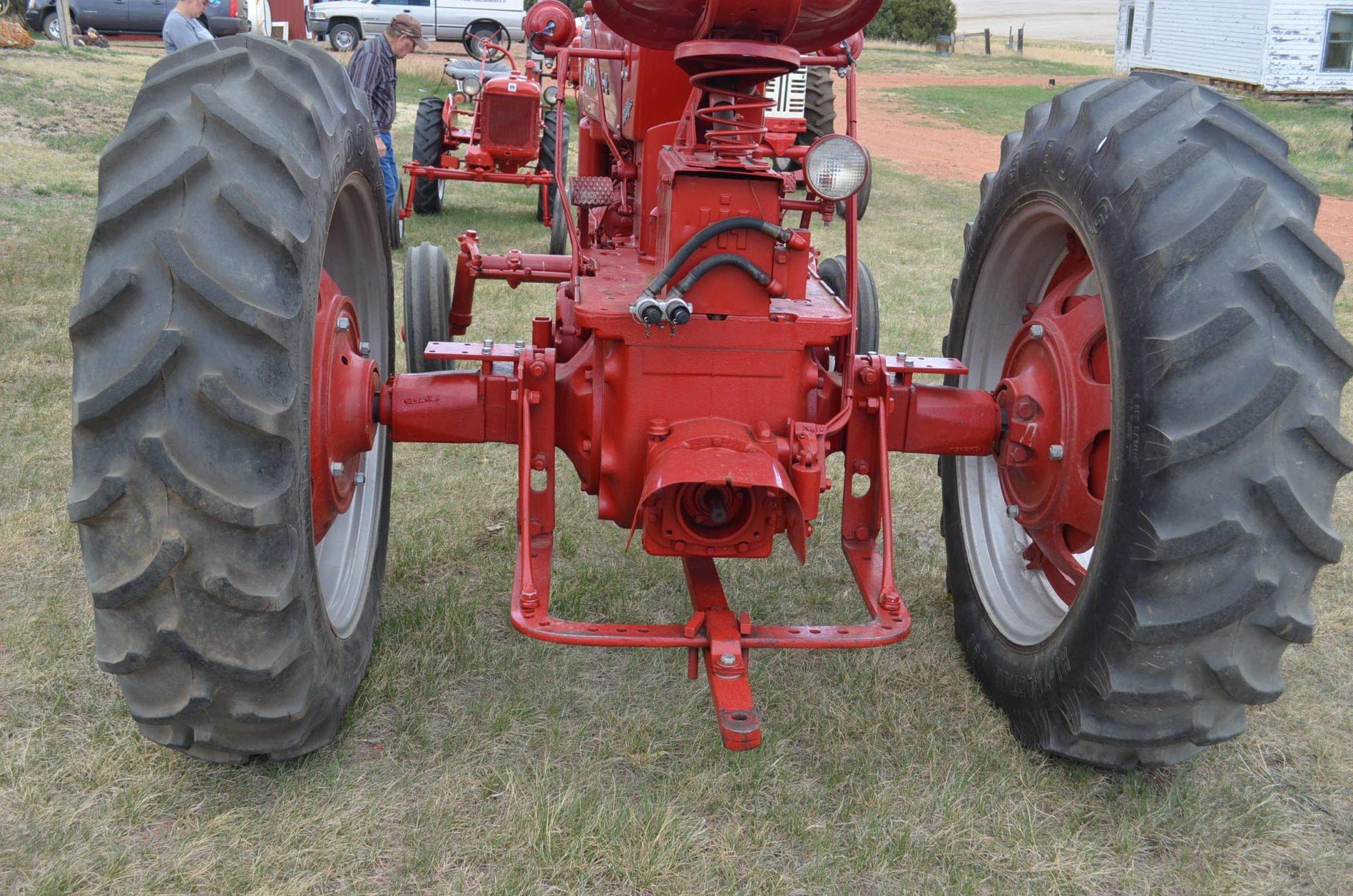 1956 IH 400 Diesel