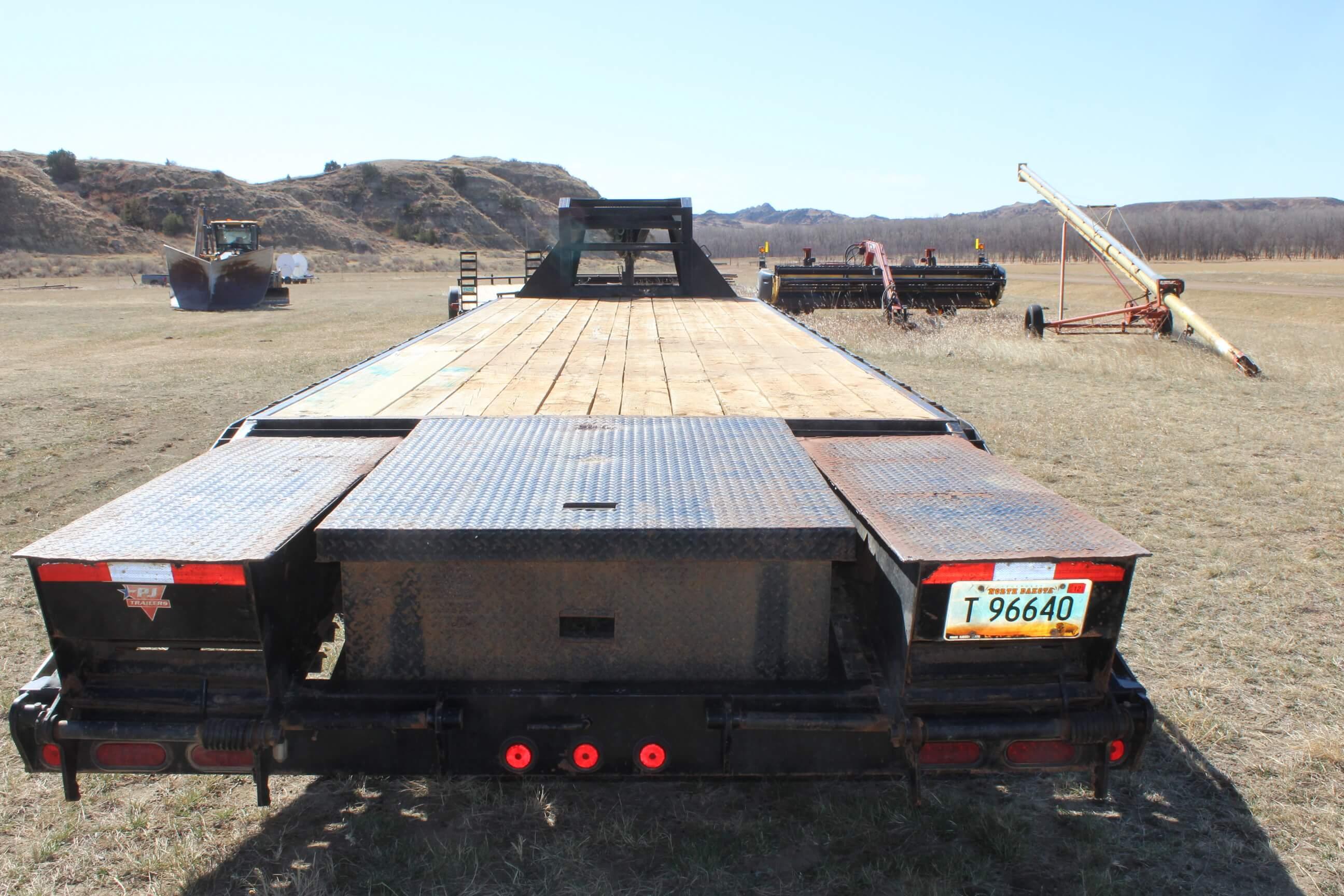 PJ Gooseneck Flatbed Trailer