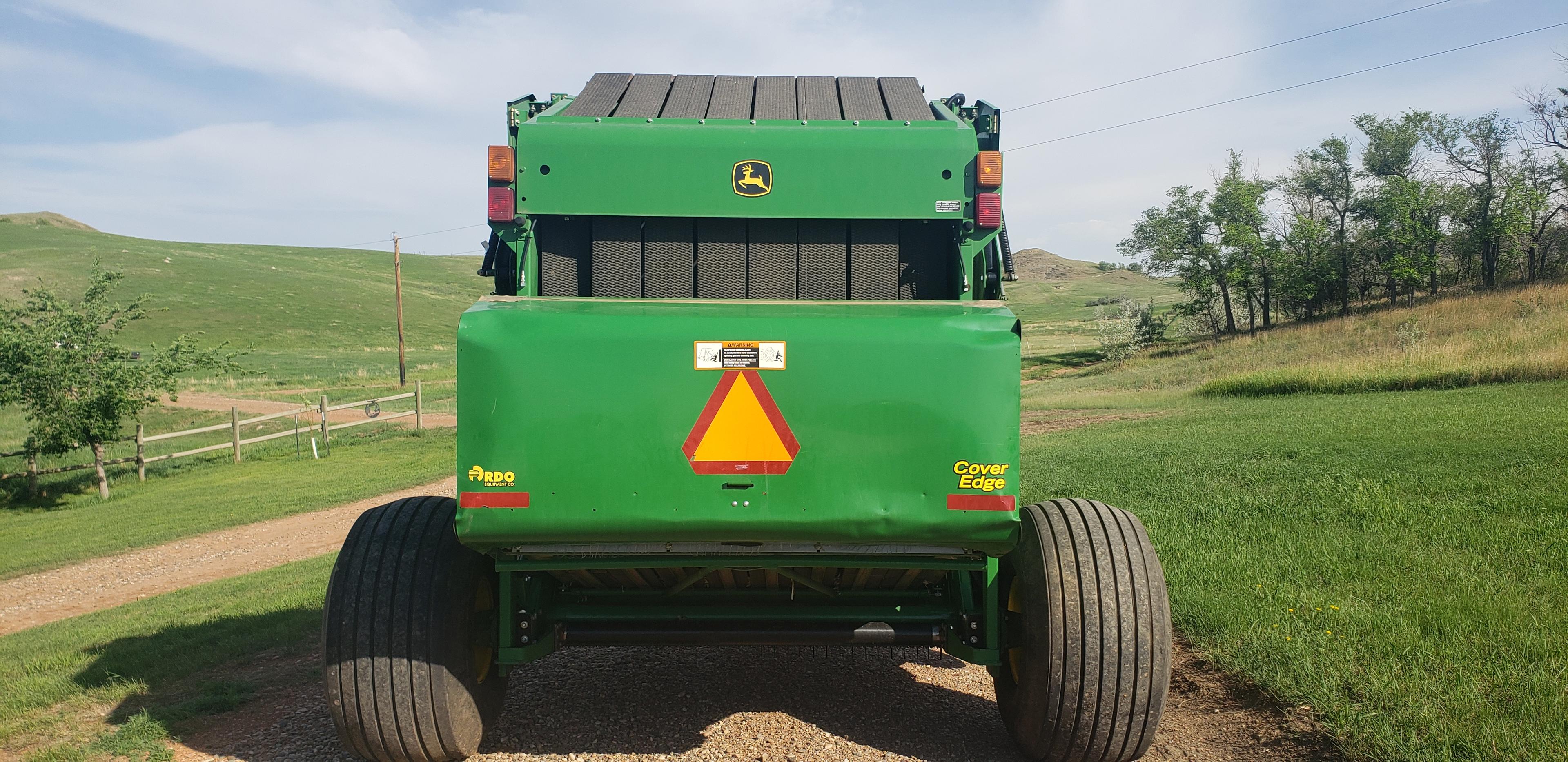 2009 JD 568 MegaWide Baler