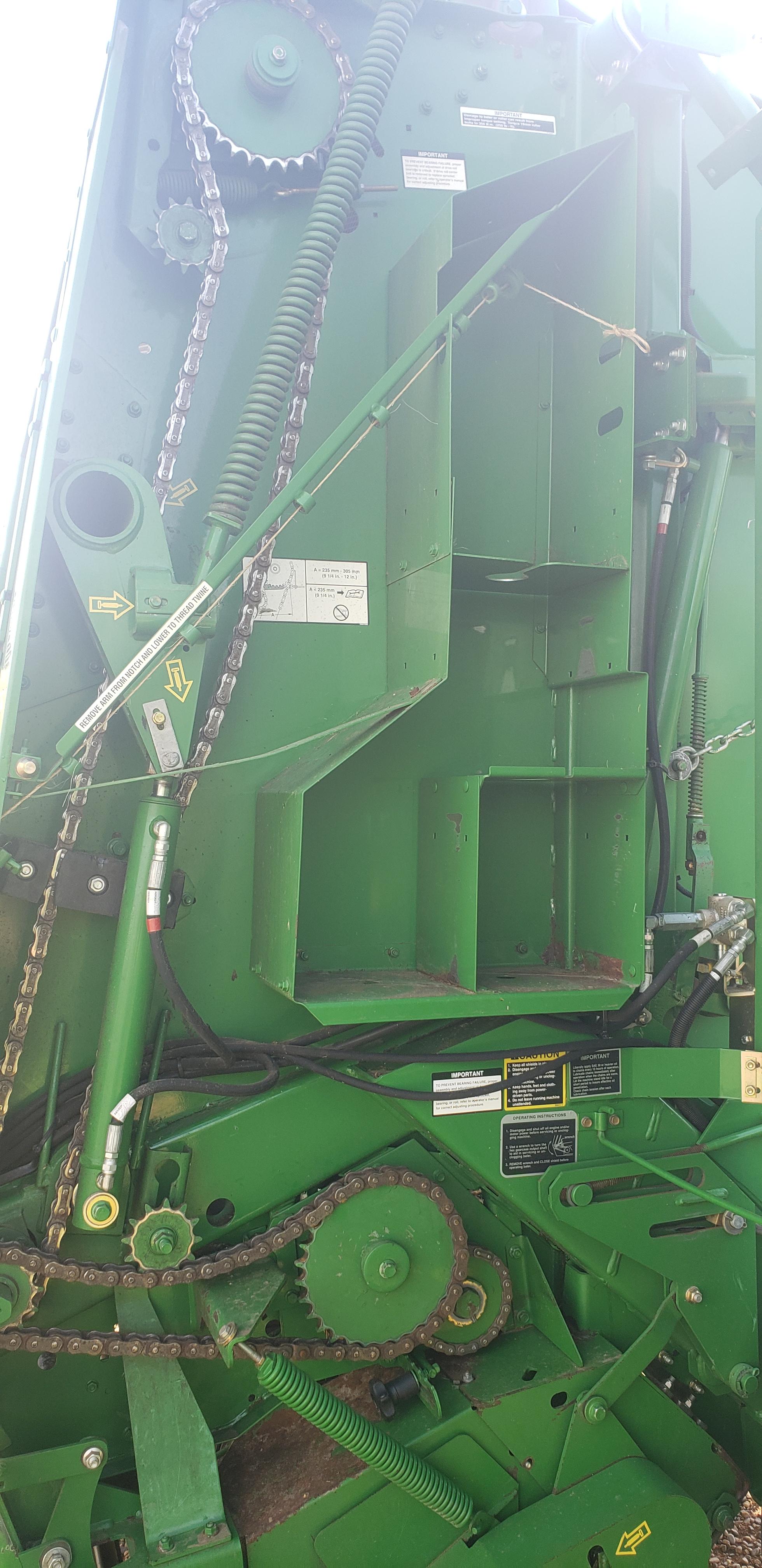 2009 JD 568 MegaWide Baler