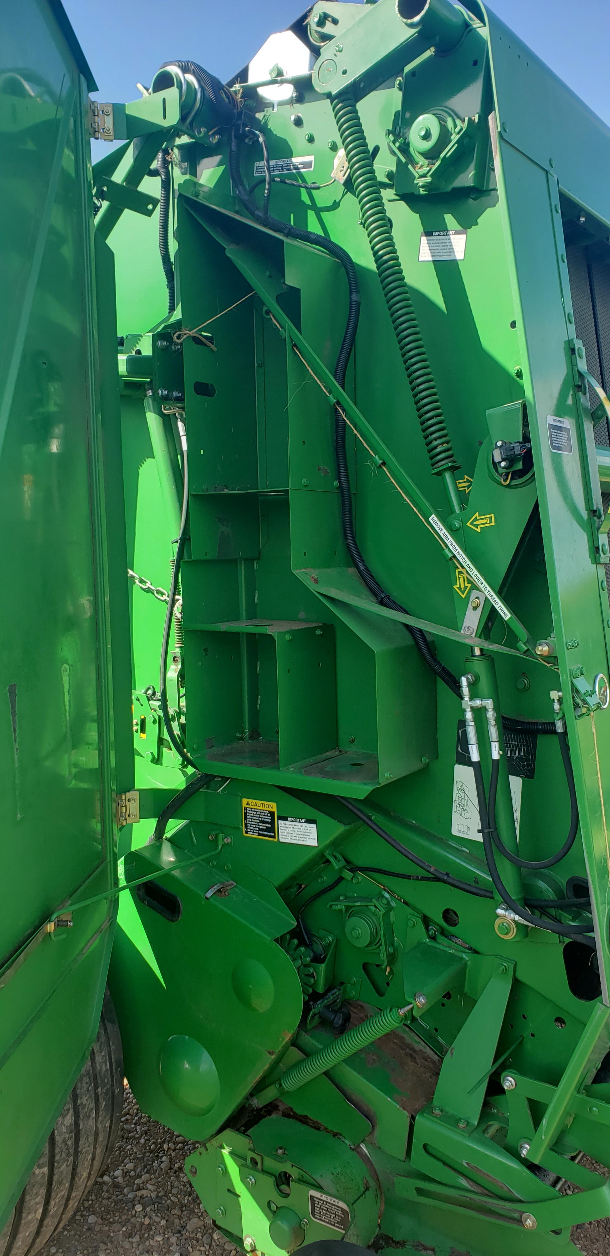 2009 JD 568 MegaWide Baler