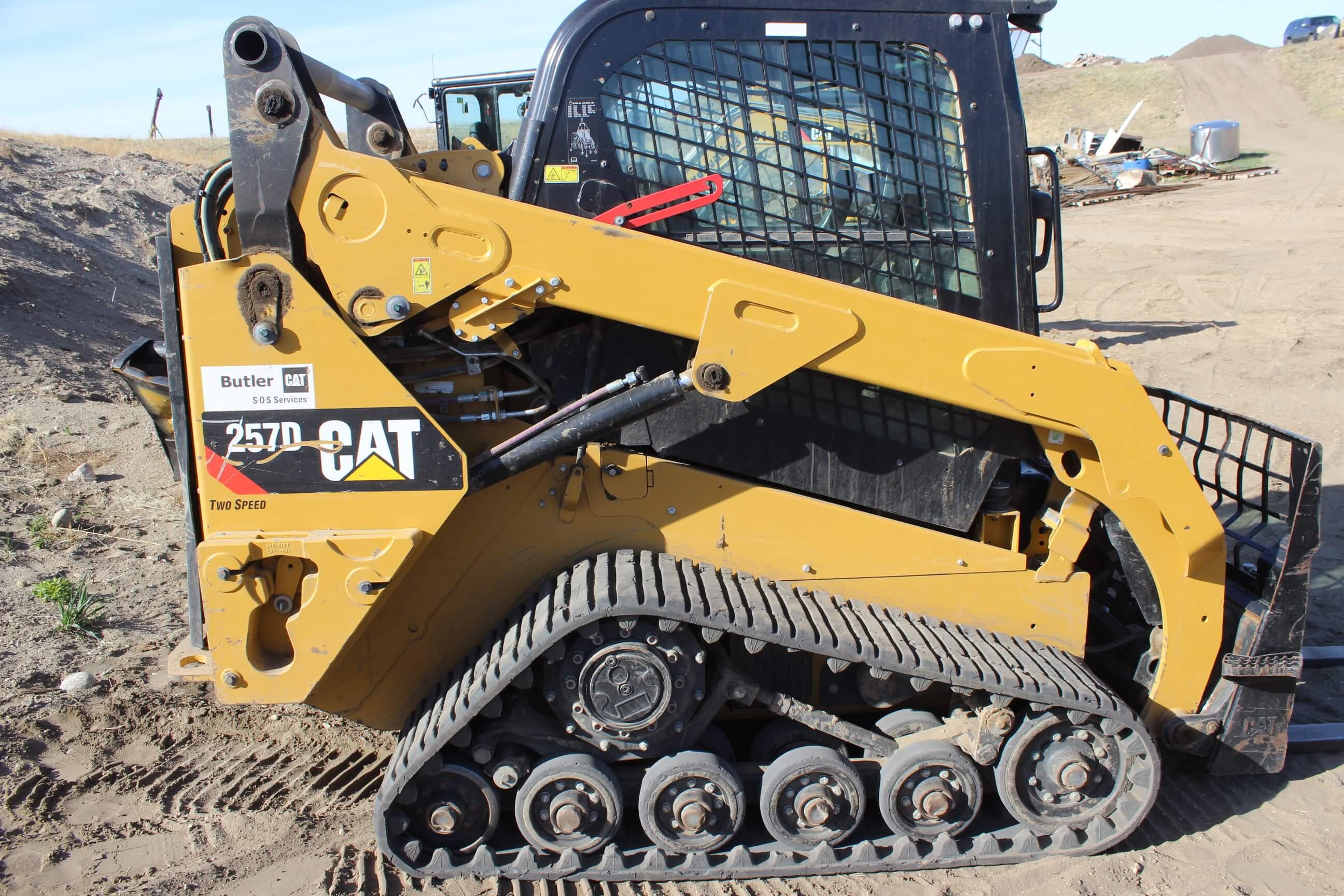 AT 257D Skid Steer