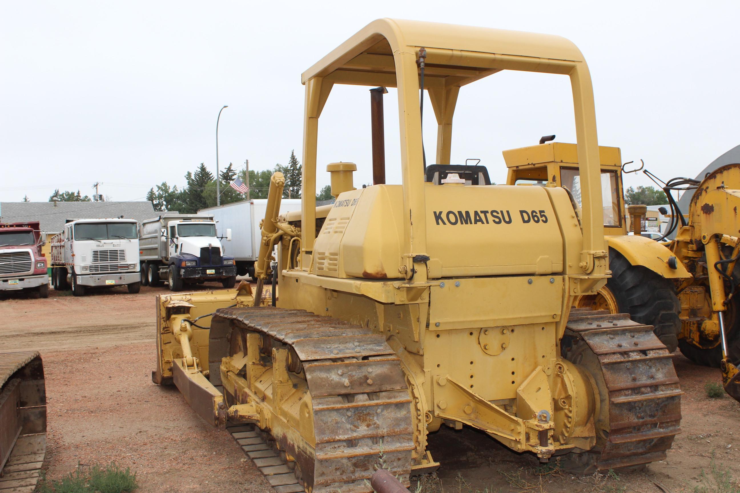 Komatsu D65E-6 Crawler Dozer