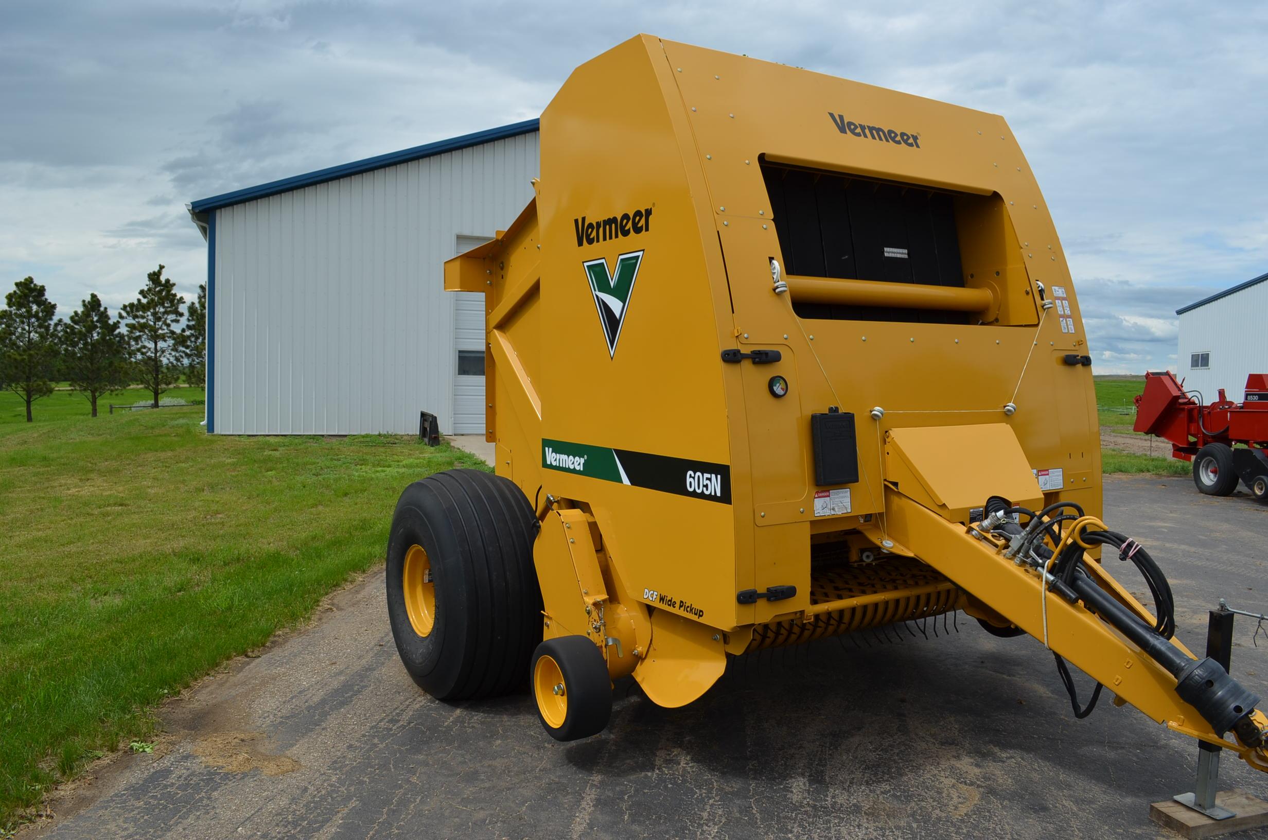 Vermeer 605N Big Round Baler