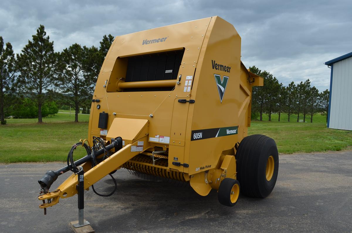 Vermeer 605N Big Round Baler