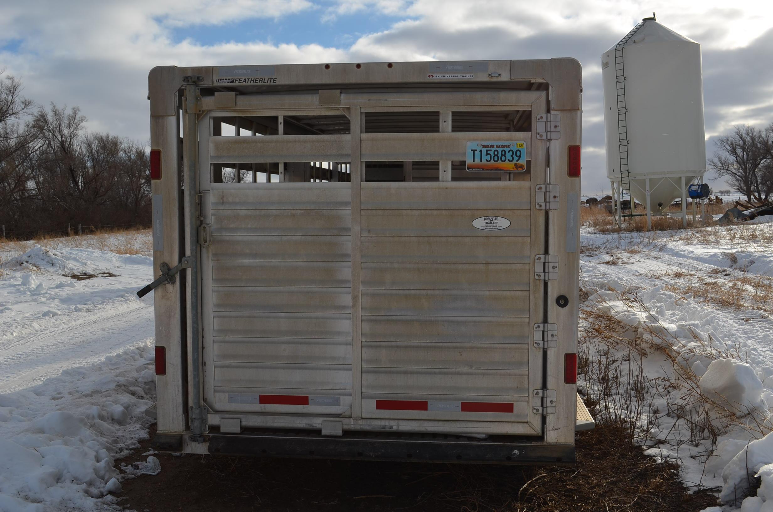 2014 Featherlite 7.6' x 26' Gooseneck Stock Trailer