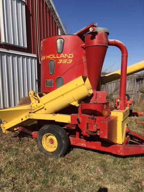 New Holland 353 grinder/mixer S.#629708 w/folding unload auger.