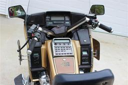 1985 HONDA GOLD WING SE MOTORCYCLE