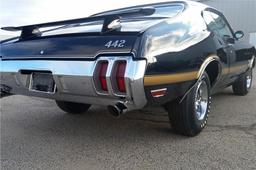 1970 OLDSMOBILE 442 W30 HOLIDAY COUPE