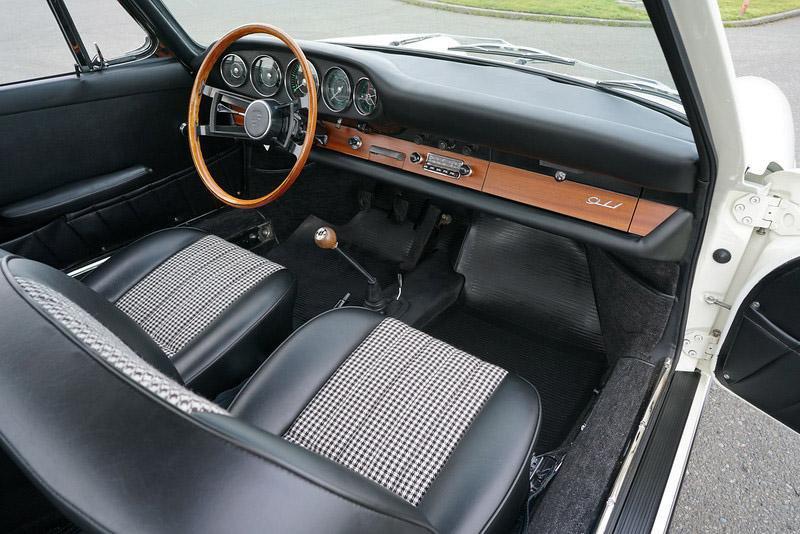 1966 PORSCHE 911