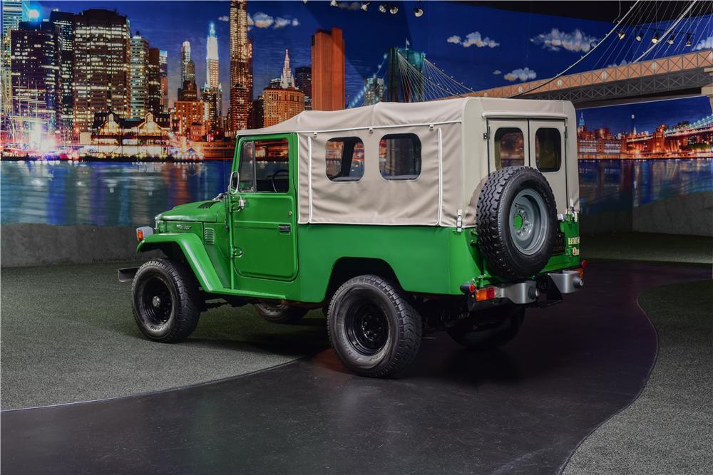 1982 TOYOTA FJ43 LAND CRUISER