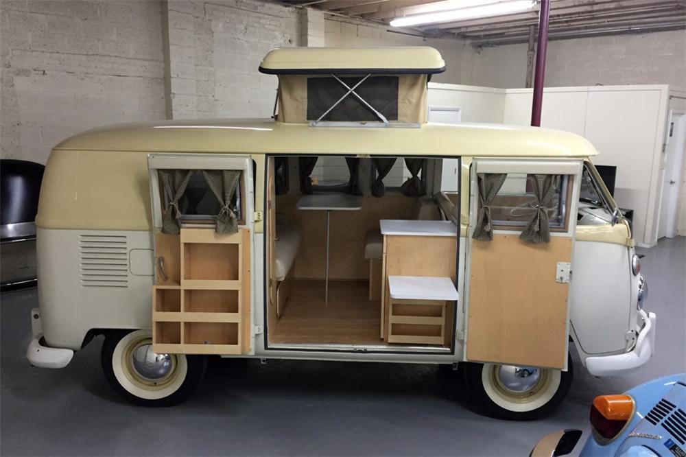 1967 VOLKSWAGEN CAMPER BUS