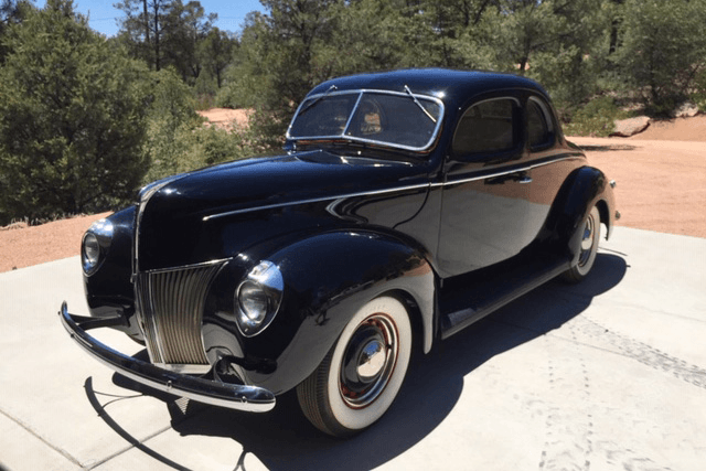 1939 FORD CUSTOM DELUXE COUPE