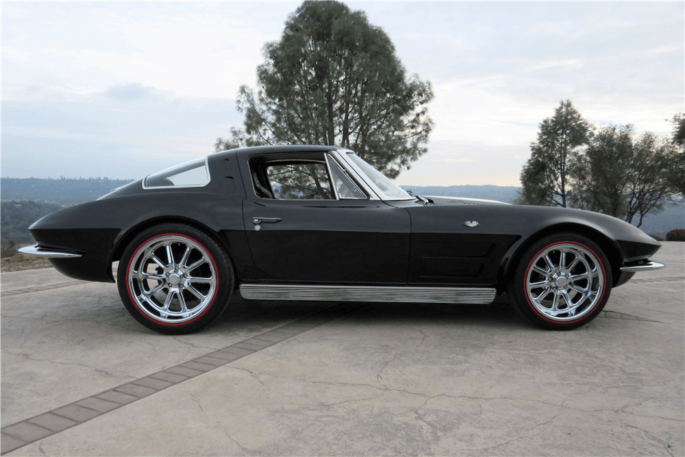 1963 CHEVROLET CORVETTE SPLIT-WINDOW CUSTOM COUPE