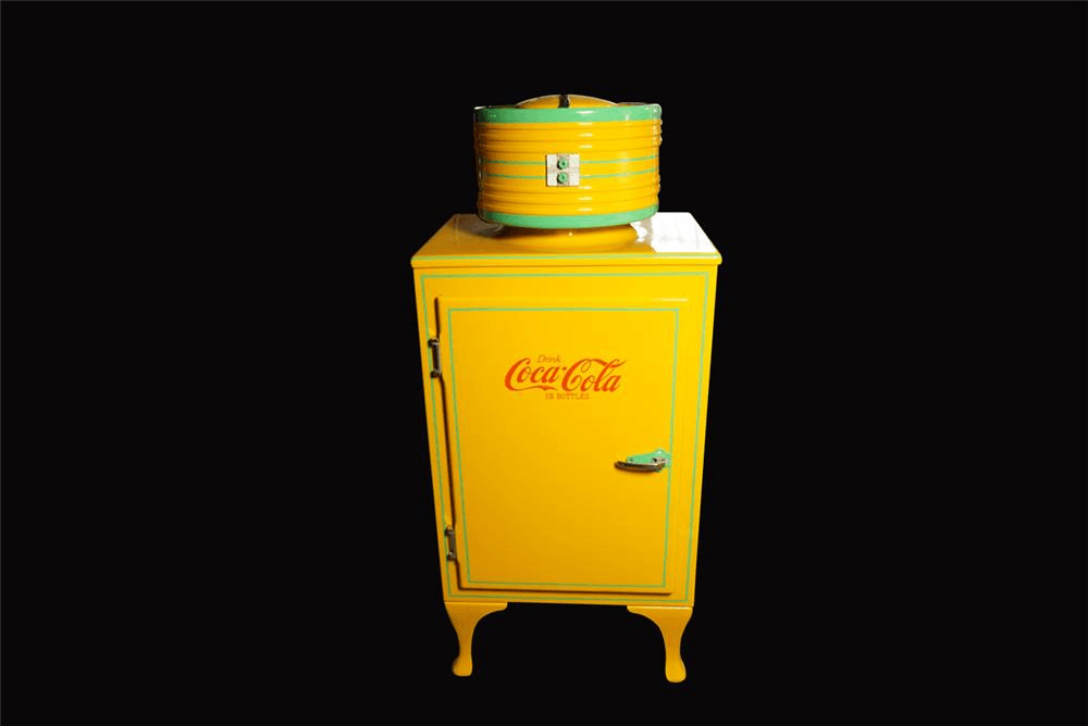 1930S GENERAL ELECTRIC COCA-COLA FRIDGE