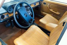 1976 MERCEDES-BENZ 300D