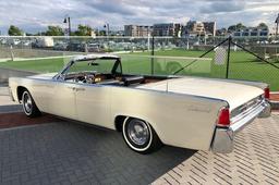 1961 LINCOLN CONTINENTAL 4-DOOR CONVERTIBLE