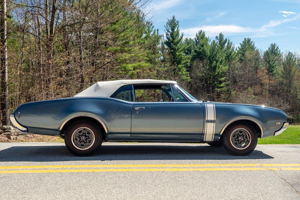 1968 OLDSMOBILE 442 CONVERTIBLE