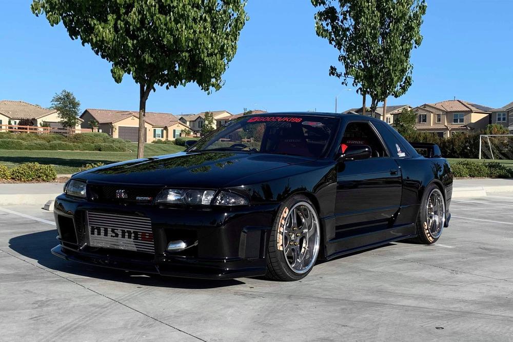 1989 NISSAN SKYLINE GT-R CUSTOM COUPE