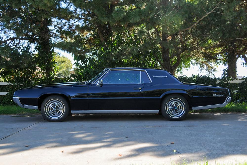 1967 FORD THUNDERBIRD 2 DOOR  HARDTOP