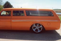 1967 CHEVROLET SUBURBAN CUSTOM SUV