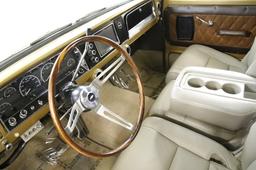 1966 CHEVROLET SUBURBAN CUSTOM SUV
