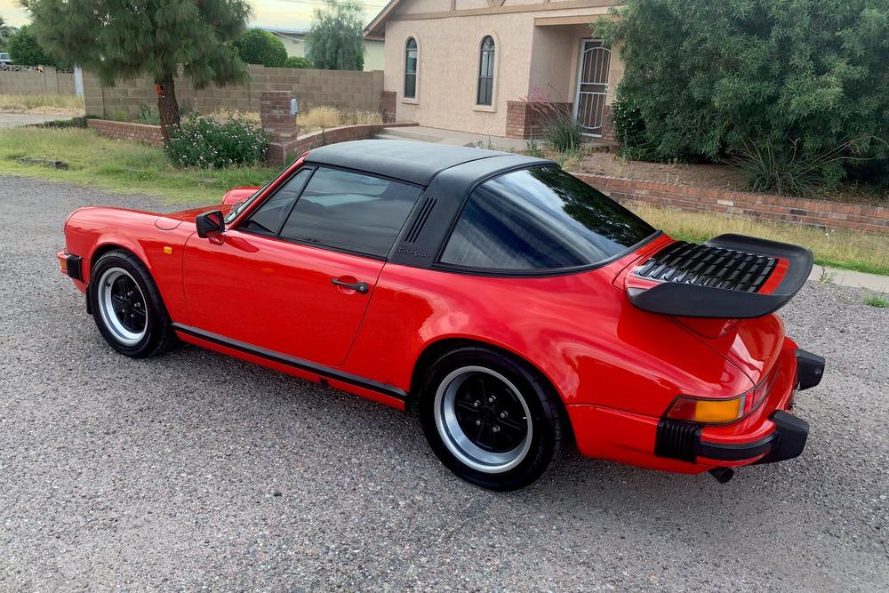 1985 PORSCHE 911 TARGA