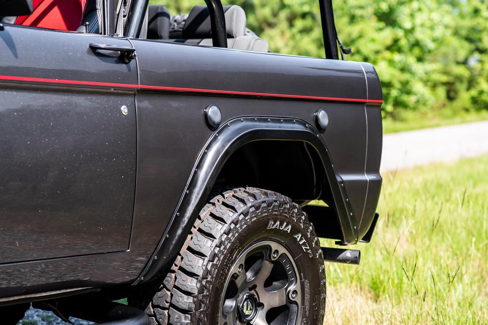 1969 FORD BRONCO CUSTOM SUV