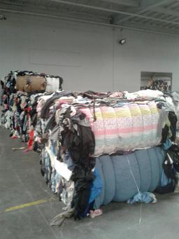 1 Truckload 20k (20000 lbs ) 24 Bales  of Used Clothes