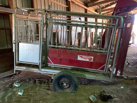 Silver King Portable Cattle Chute