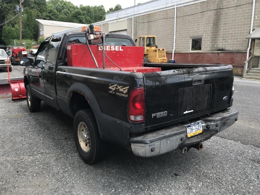 Black Ford F-250 10 cylinder