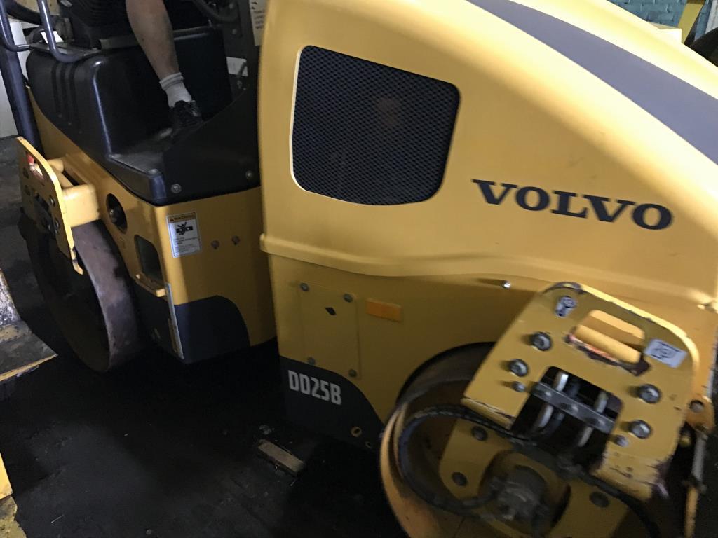 2015 Volvo DD 25 B asphalt roller