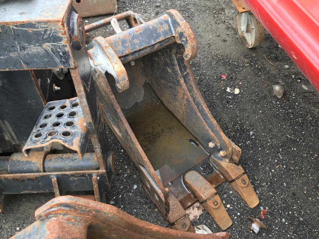 Bobcat 12 inch bucket