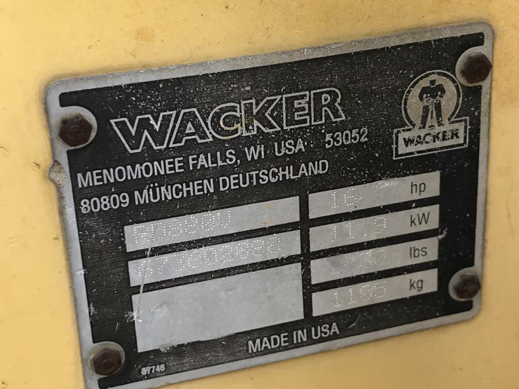 2000 Wacker RD 880 roller