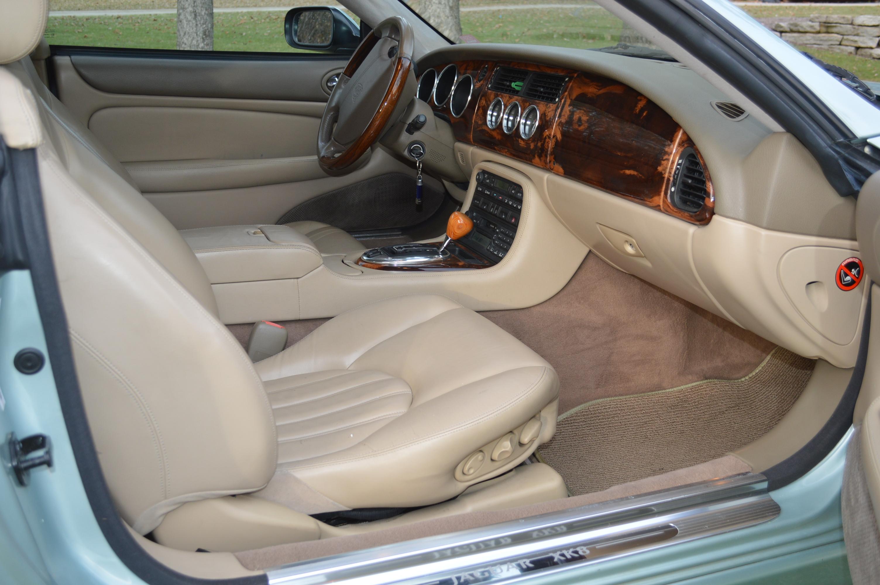 2005 JAGUAR XK8 CONVERTIBLE - 2 DOOR