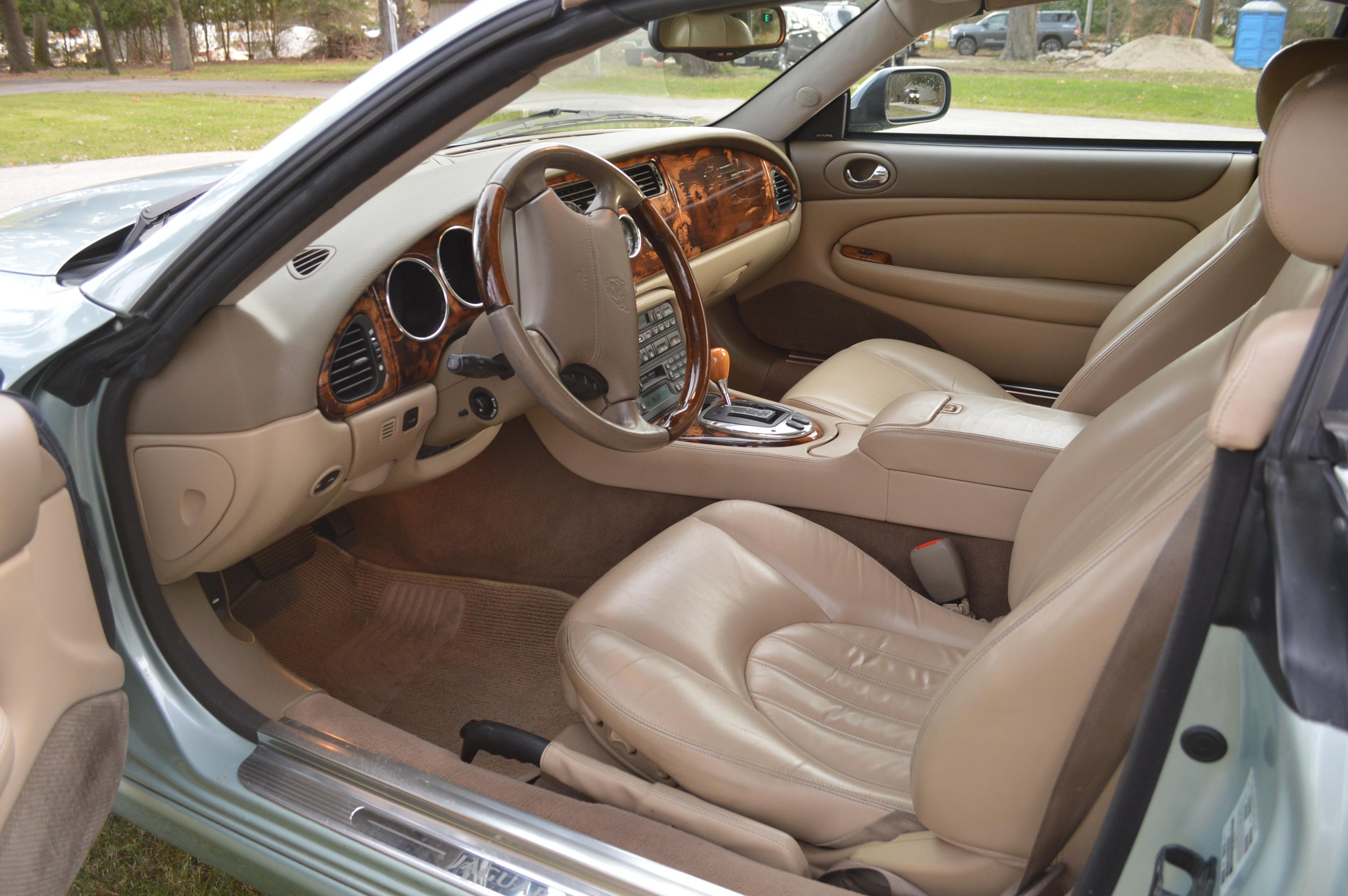 2005 JAGUAR XK8 CONVERTIBLE - 2 DOOR