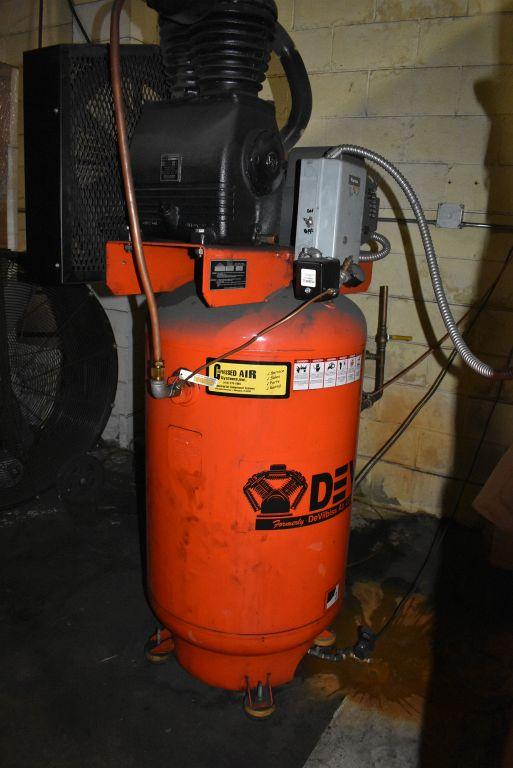 1999 DEVILBISS UPRIGHT PISTON TYPE AIR COMPRESSOR,