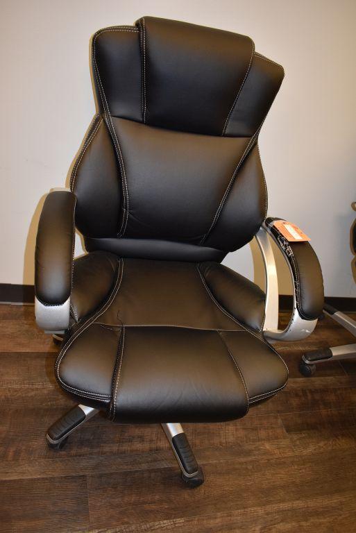 HIGHBACK EXECUTIVE STYLE OFFICE CHAIR, VINYL, SWIVEL BASE