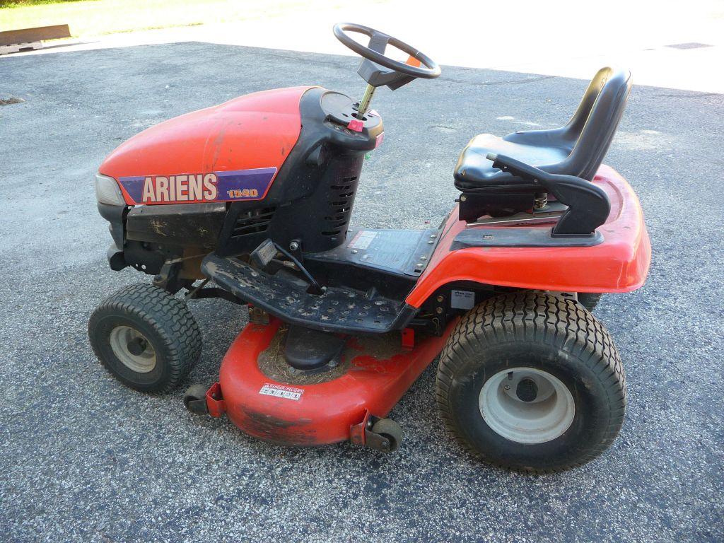 ARIENS MODEL 1540 RIDING LAWN MOWER,